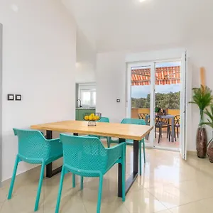  Apartment Vito With Sea View