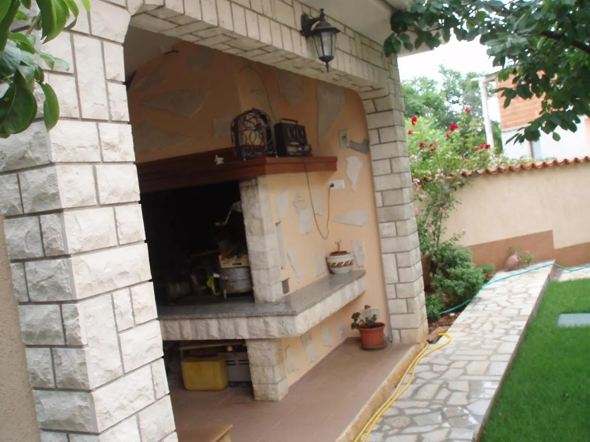 Ferienwohnung Haus Milan AP3 Fažana Apartment